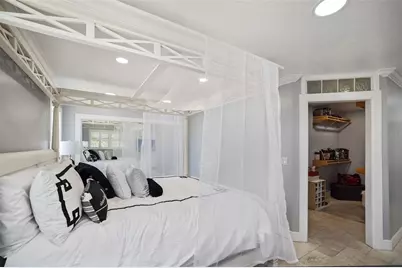 2035 28th Street S, Saint Petersburg, FL 33712 - Photo 26