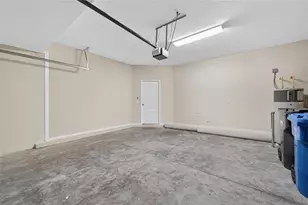 609 Tanana Fall Dr, Ruskin, FL 33570 - Photo 100