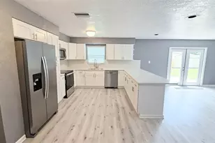 5551 Fairway Dr, Ridge Manor, FL 33523 - Photo 6