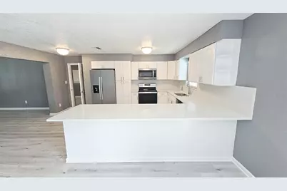 5551 Fairway Drive, Ridge Manor, FL 33523 - Photo 10