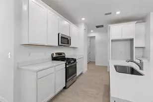 3744 Nandina Cir, Sun City Center, FL 33573 - Photo 4