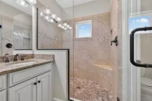 6080 Moorings Dr S, Saint Petersburg, FL 33712 - Photo 22