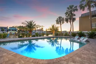 12400 Capri Cir N, Treasure Island, FL 33706 - Photo 36