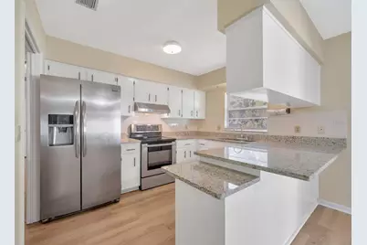 4429 Dolphin Drive, Tampa, FL 33617 - Photo 6