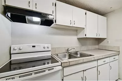 10101 N 11th Street, Tampa, FL 33612 - Photo 8