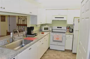 2814 72nd St Ct W, Bradenton, FL 34209 - Photo 12