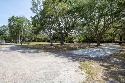 1810 Cemetery Road, Holiday, FL 34691 - Photo 8