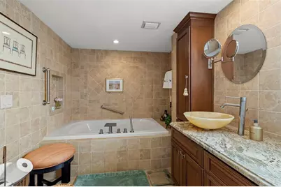 1065 Eden Isle Boulevard NE #2, Saint Petersburg, FL 33704 - Photo 18