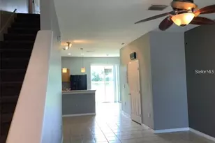 11627 Colony Lake Dr, Tampa, FL 33635 - Photo 2