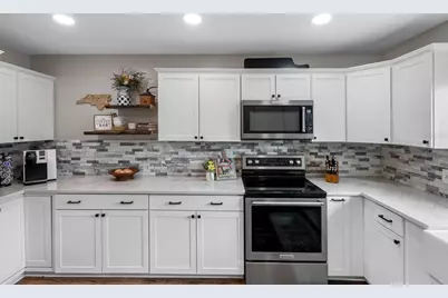 237 Mineola Drive E, Belleair Bluffs, FL 33770 - Photo 14