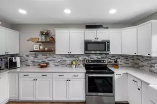 237 Mineola Dr E, Belleair Bluffs, FL 33770 - Photo 14