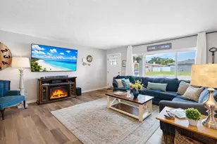 237 Mineola Dr E, Belleair Bluffs, FL 33770 - Photo 4