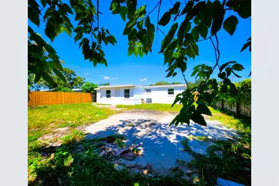 8562 94th Avenue, Seminole, FL 33777 - Photo 2