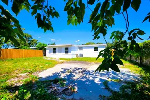 8562 94th Ave, Seminole, FL 33777 - Photo 2