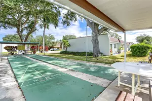 9033 Mission Oaks Blvd, Seminole, FL 33776 - Photo 12