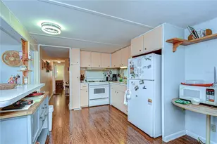 37350 Tropical Dr, Zephyrhills, FL 33541 - Photo 20