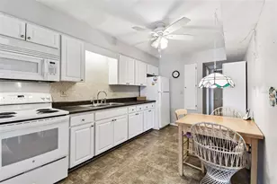 250 Rosery Rd NW, Largo, FL 33770 - Photo 22