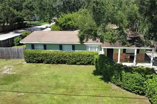 15402 Lake Magdalene Blvd, Tampa, FL 33613 - Photo 2