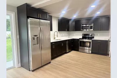 10118 Alambra Avenue, Tampa, FL 33619 - Photo 2