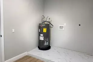 10118 Alambra Ave, Tampa, FL 33619 - Photo 58