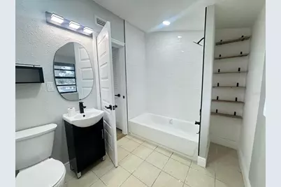 10118 Alambra Avenue, Tampa, FL 33619 - Photo 6