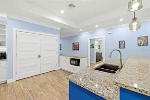 2623 57th St S, Gulfport, FL 33707 - Photo 12