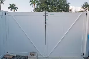 13702 Martinique Dr, Seminole, FL 33776 - Photo 38