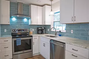 13702 Martinique Dr, Seminole, FL 33776 - Photo 8