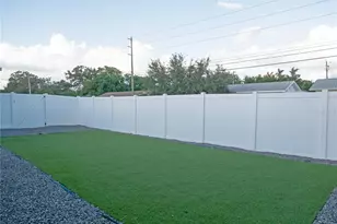 13702 Martinique Dr, Seminole, FL 33776 - Photo 34