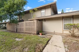 903 Buck Ct, Brandon, FL 33511 - Photo 1