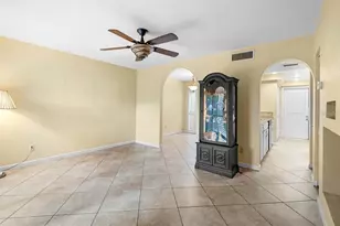 903 Buck Ct, Brandon, FL 33511 - Photo 4