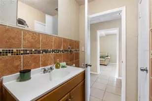 1715 W St John St, Tampa, FL 33607 - Photo 32