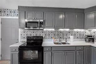 1715 W St John St, Tampa, FL 33607 - Photo 42