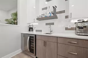 12404 Capri Cir N, Treasure Island, FL 33706 - Photo 10