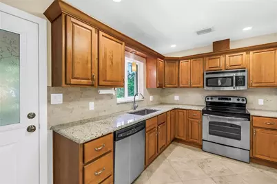 525 Villagrande Avenue S, Saint Petersburg, FL 33707 - Photo 24