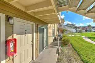 308 Lake Parsons Green, Brandon, FL 33511 - Photo 4