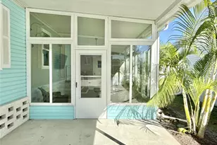 7049 Mt Essex Dr NE, Saint Petersburg, FL 33702 - Photo 4