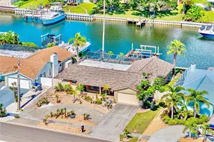 727 Flamingo Dr, Apollo Beach, FL 33572 - Photo 2