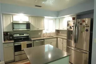 995 Spinnaker Ct, Tarpon Springs, FL 34689 - Photo 8