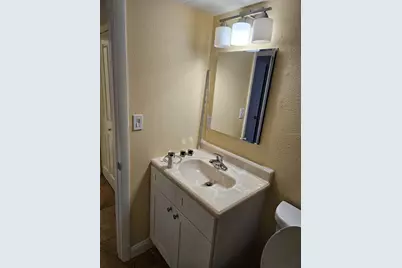 2424 W Tampa Bay Boulevard #I102, Tampa, FL 33607 - Photo 4