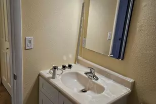 2424 W Tampa Bay Blvd, Tampa, FL 33607 - Photo 4