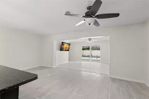 310 94th Ave N, Saint Petersburg, FL 33702 - Photo 12