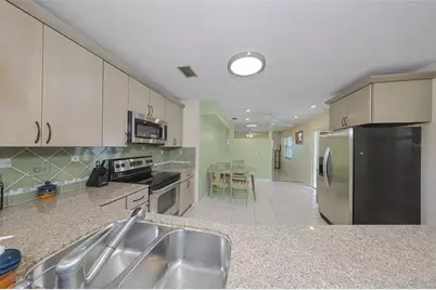 8012 26th Avenue N, Saint Petersburg, FL 33710 - Photo 8