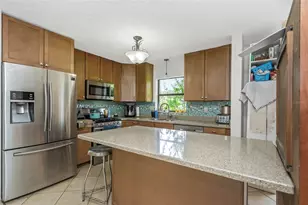 2600 56th Ln N, Saint Petersburg, FL 33710 - Photo 6