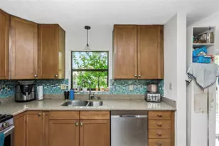 2600 56th Ln N, Saint Petersburg, FL 33710 - Photo 14