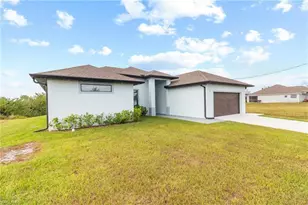 1806 NE 21st Pl, Cape Coral, FL 33909 - Photo 2