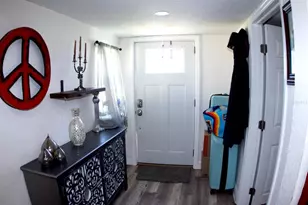 2933 56th Ave N, Saint Petersburg, FL 33714 - Photo 2