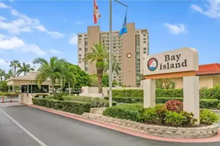 7400 Sun Island Dr S, South Pasadena, FL 33707 - Photo 2