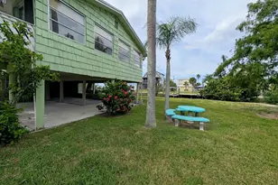 6400 Driftwood Dr, Hudson, FL 34667 - Photo 8