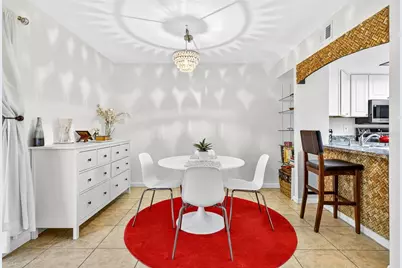 7809 Niagara Avenue #2105, Tampa, FL 33617 - Photo 10